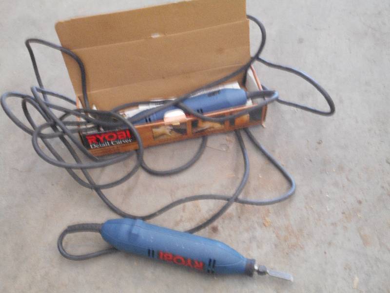 lot 51 image: (2) Ryobi Detail Carvers ...