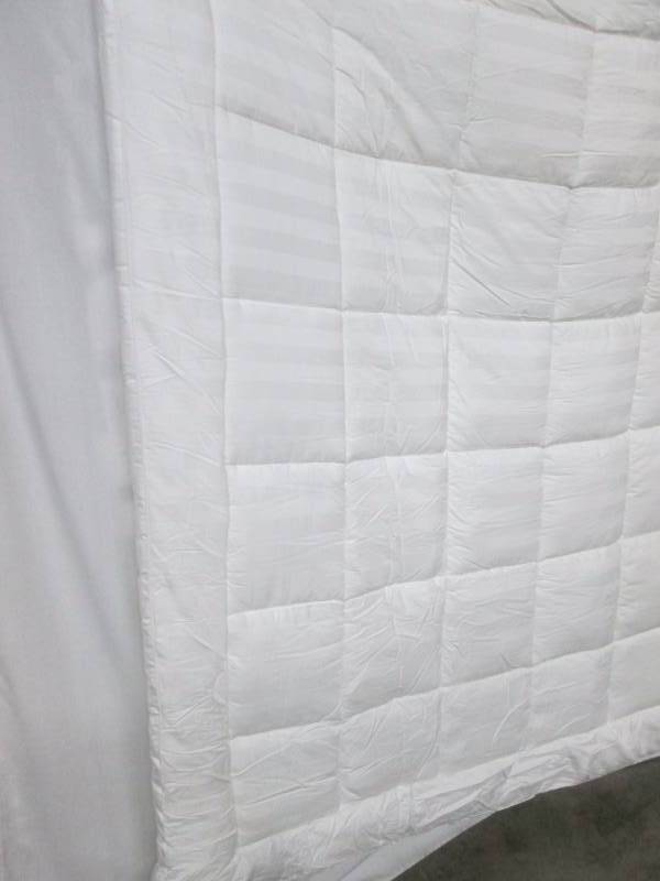 McLeland Design 250 TC Down-Alternative Fiberbed Topper - King