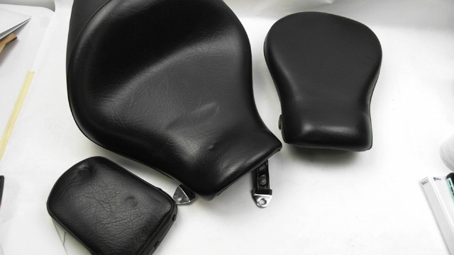 lot 811 image: Honda Motorcycle Seat and Backrest Combination