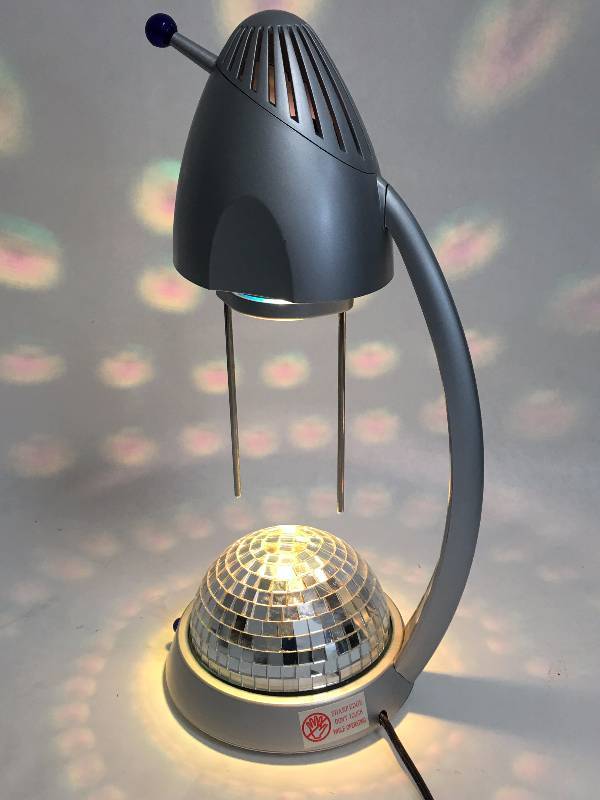 lot 206 image: Kai Han Co. Disco Color Light Lamp Model KL-232