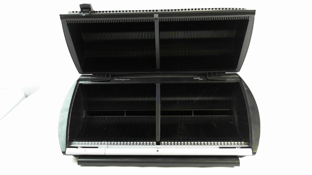 lot 212 image: 100 CD DVD Holder