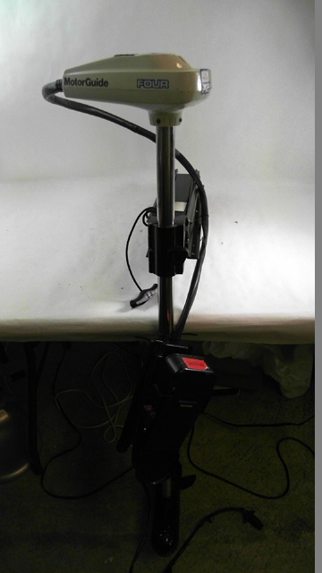 lot 223 image: MotorGuide 28lbs Thrust Trolling Motor Model 730