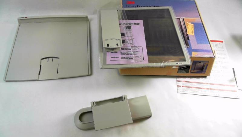 lot 255 image: 3M Privacy Document Holder