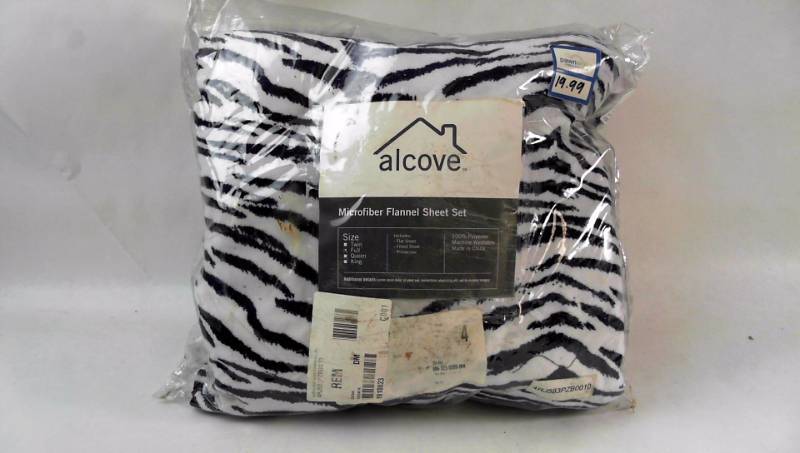 lot 279 image: Alcove Microfiber Flannel Sheet Set Twin Size