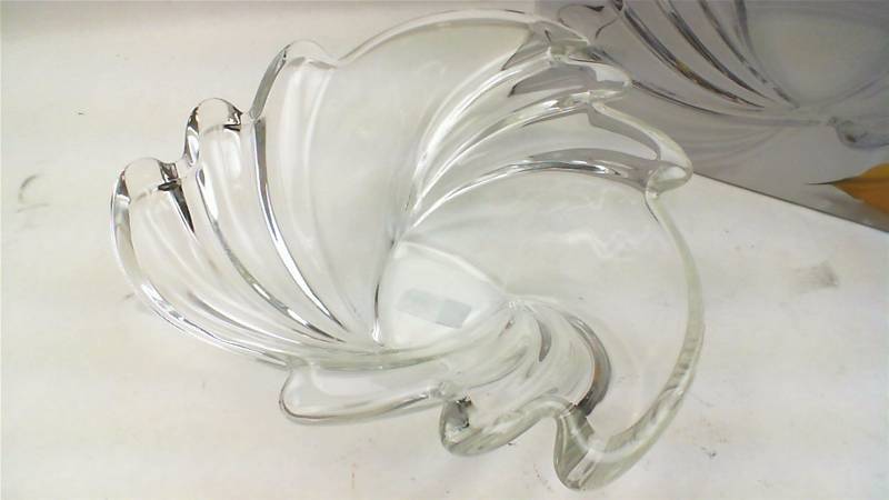 lot 18 image: Mikasa Punch Art Wavy Bowl Germany Swing 12.5 in LIKE NEW IN ORIGINAL BOX