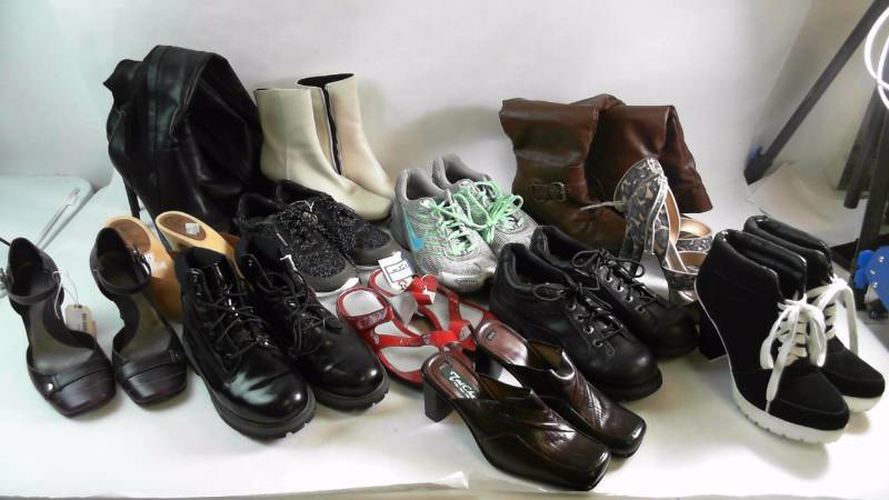 lot 304 image: 13 Pair lot of shoes - Sizes in description All Sizes Written in Mens (add 2 for womens)
