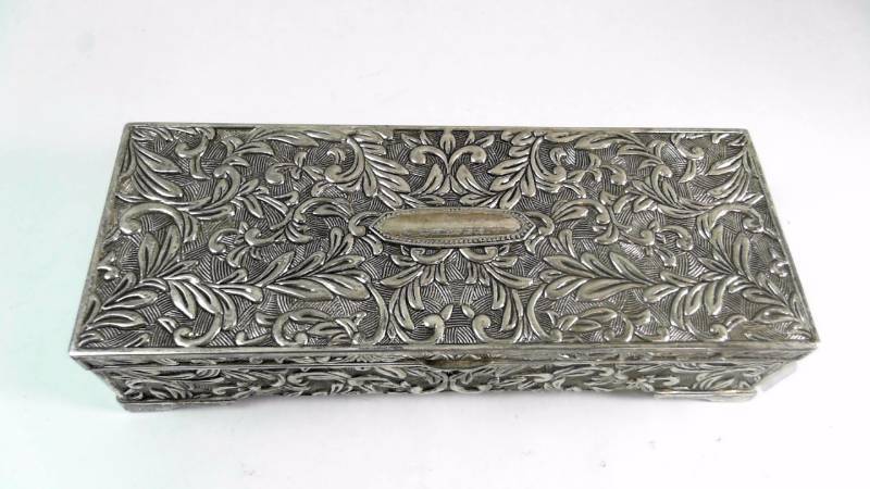 lot 646 image: Godinger Pewter Mirror Jewelry Box