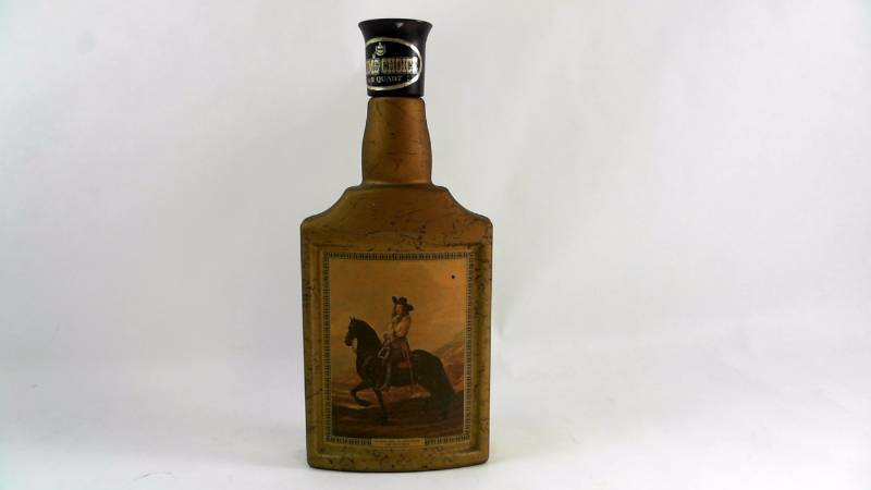 lot 653 image: Vintage Bourbon Whiskey Bottle Beam 45 Quart
