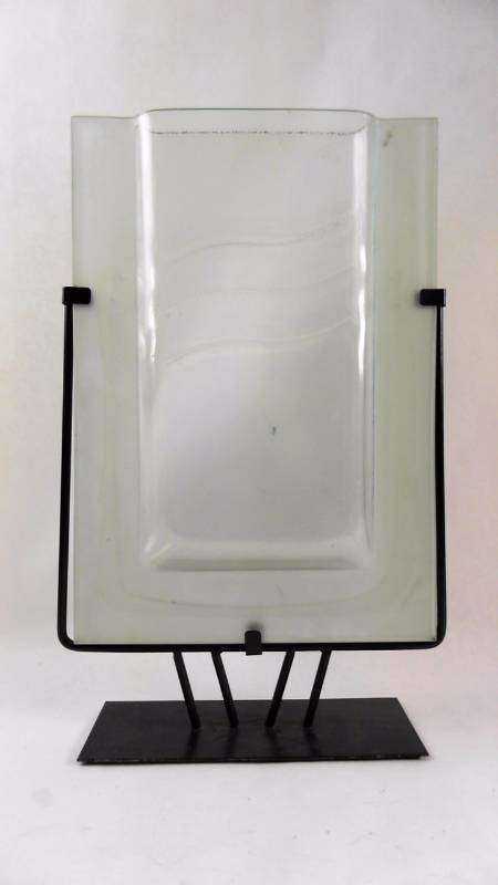 lot 364 image: Cracked Glass and Metalic Stand Vase