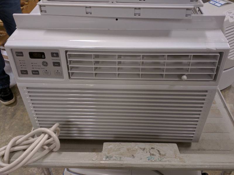 lot 53 image: General Electric 6050BTU air conditioner digital NEEDS FRION