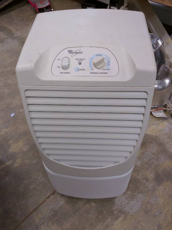 lot 54 image: Whirlpool AD40G1 Dehumidifier NON WORKING