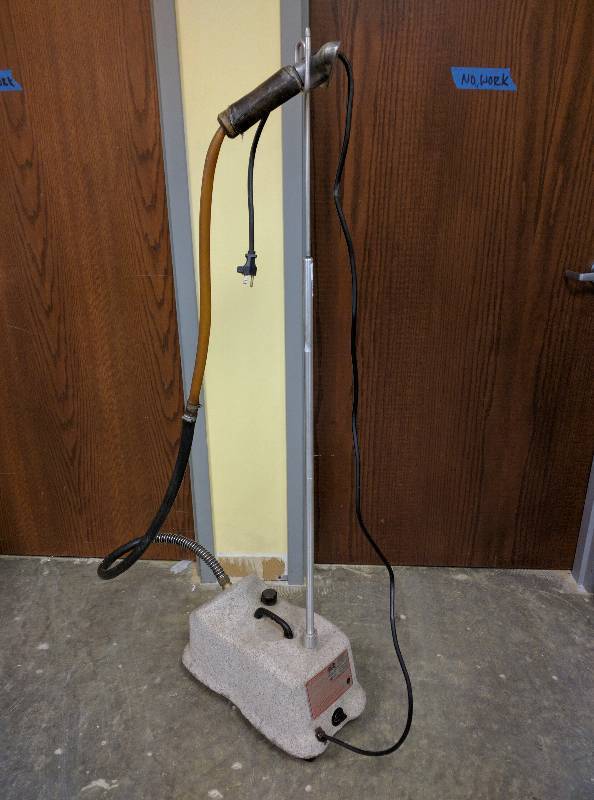 lot 57 image: Jiffy J-4000 Garment Steamer UNTESTED
