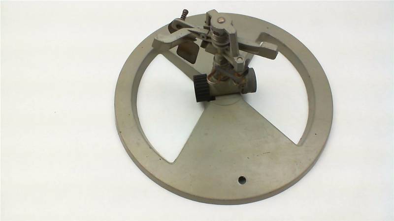 lot 64 image: Large sprinkler