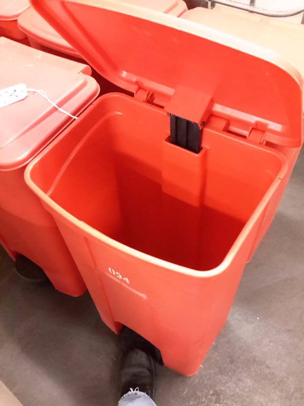 4, 28 gallon plastic waste baskets with opening top by foot peddle