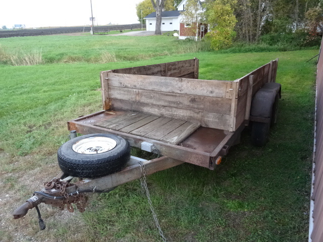lot 4 image: Flat bed trailer