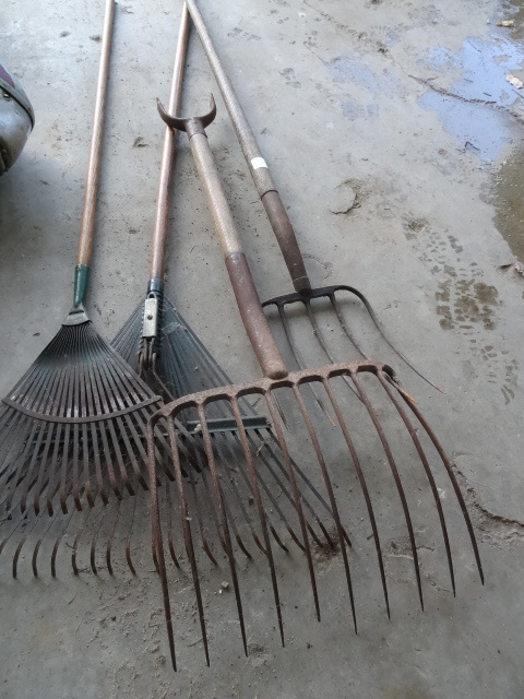 lot 10 image: Vintage hay fork