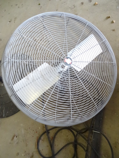 lot 19 image: Dayton fan