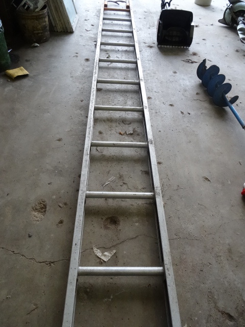 lot 22 image: 10 aluminum ladder