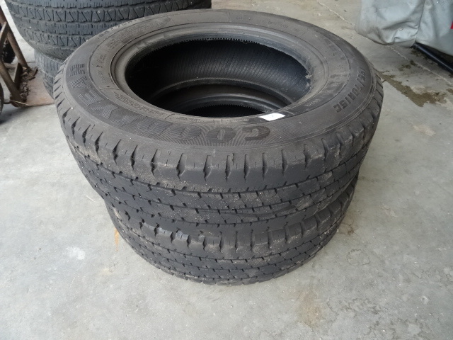 lot 25 image: 2 Goodyear tires