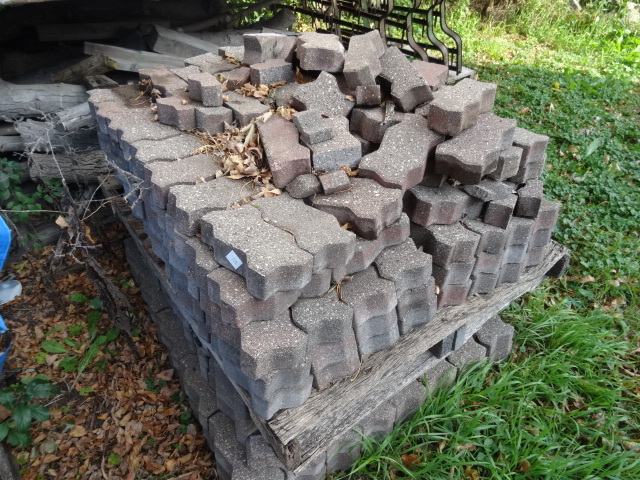 lot 32 image: Concrete pavers
