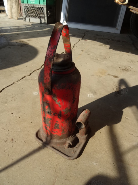 lot 37 image: 20 ton hydraulic jack