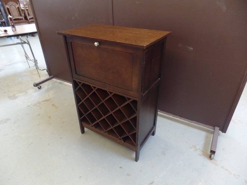 WineLiquor Cabinet