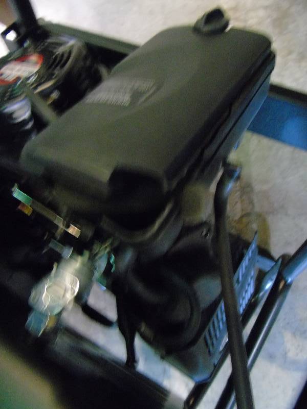 lot 8 image: Raven 4000 Peak3200 Running Watts Portable Gas Generator - Shipping damage