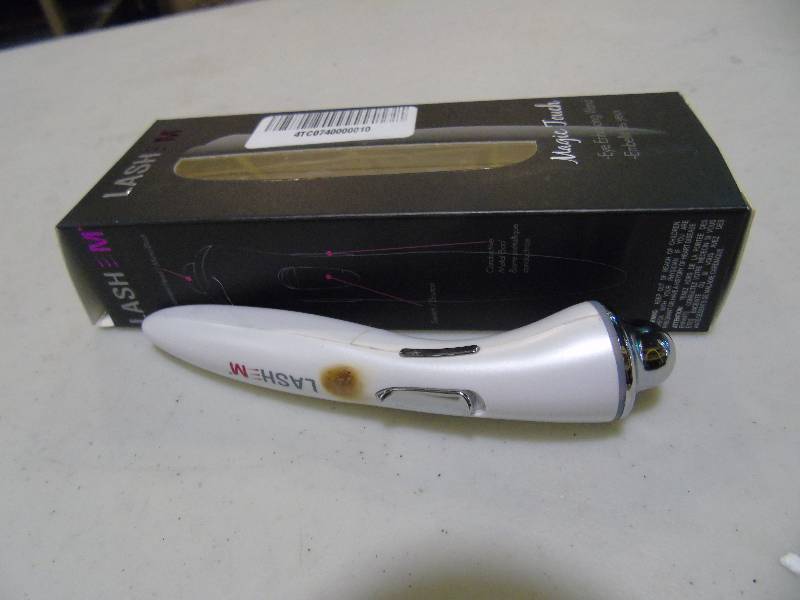 lot 60 image: Lashem Magic Touch Eye Enhancing Wand