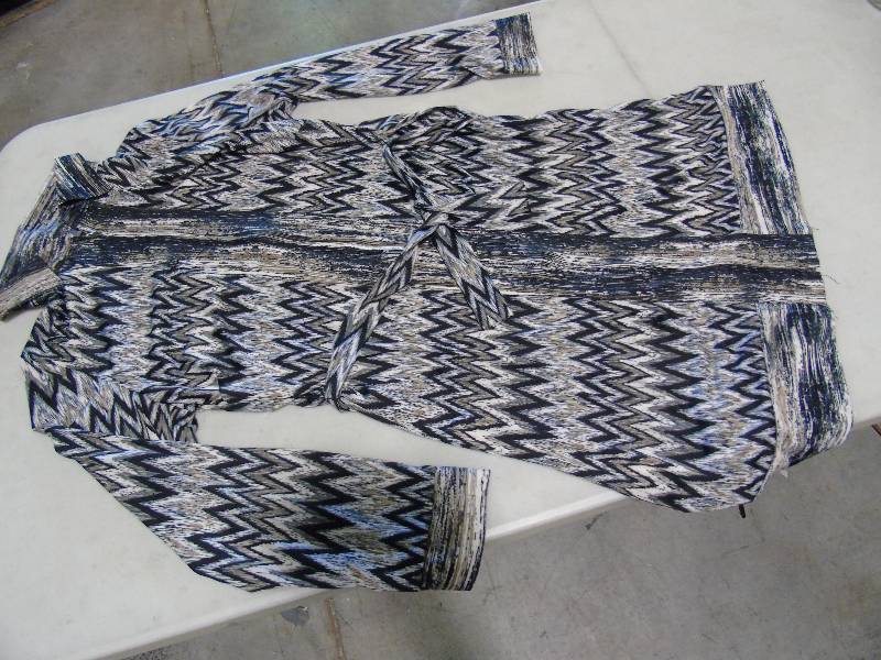 lot 140 image: Wearabouts Misses Zigzag Zipper Dress - Large