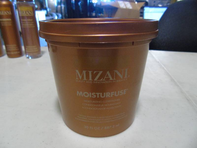 lot 155 image: Moisturfuse Moisturizing Conditioner by Mizani for Unisex - 30 oz Moisturizer