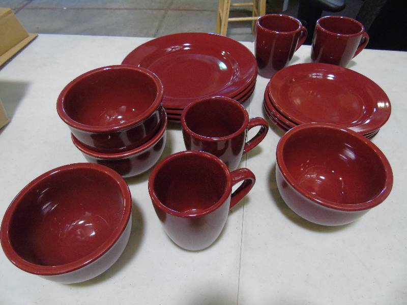 lot 161 image: alcove 16-Pc. Stoneware Dinnerware Set - Red Color