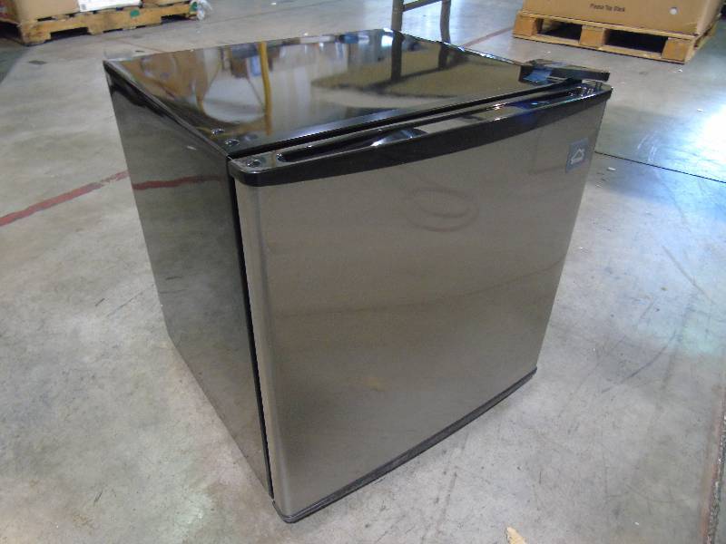 lot 170 image: alcove Mini Refrigerator