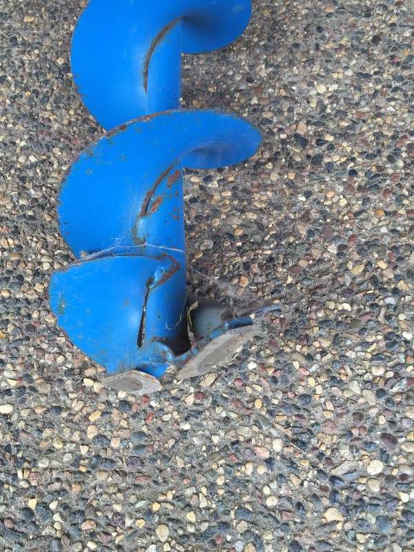 lot 7 image: SIX INCH ICE AUGER WORKS GOOD