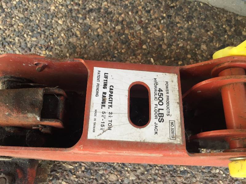 lot 16 image: FLOOR JACK WORKS GOOD