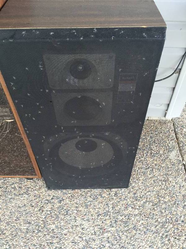 lot 20 image: STEREO SYSTEM AND RECORD PLAYER