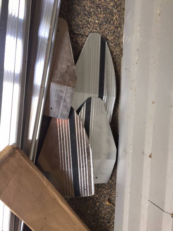 lot 29 image: BRAND NEW RUNNING BOARDS