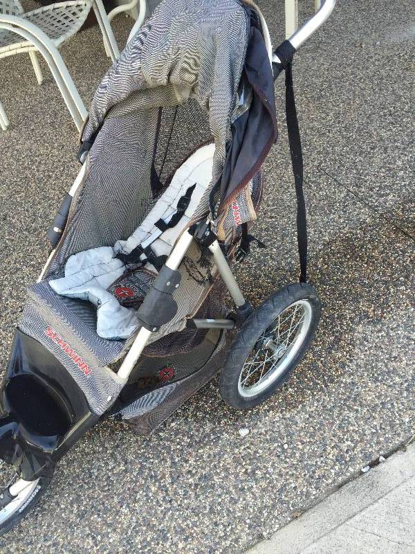lot 30 image: SCHWIN RUNNING STROLLER