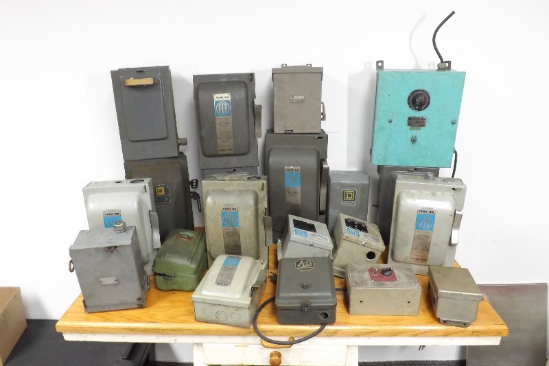 lot 18 image: HUGE Lot of Electrical Boxes