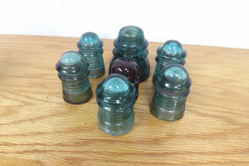 lot 19 image: Lot of Antique Glass etc. Insulators