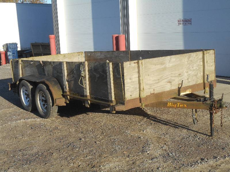 lot 1 image: 2004 Big Tex 14ft Tandem Axle Trail...