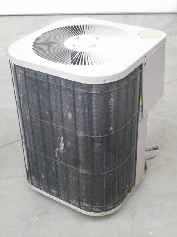 lot 7 image: Goodman CKJ24-1A 208230Volt Air Co...