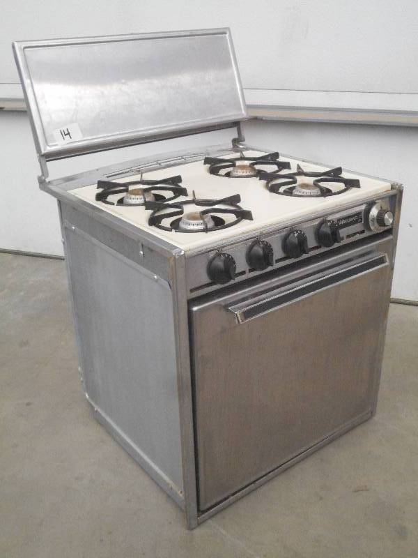 lot 14 image: Wedgewood LP-Gas Range, 4-Burner St...