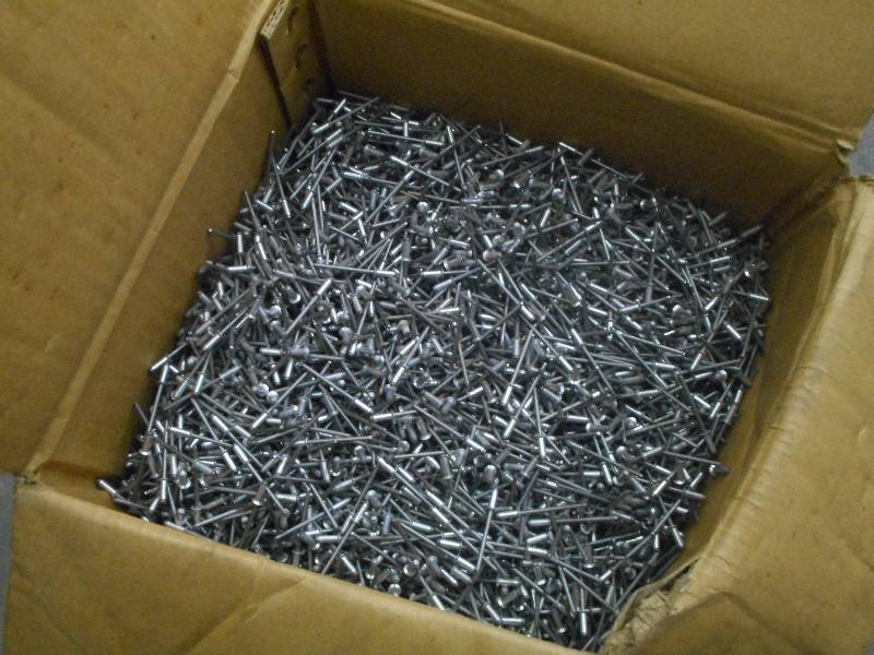 lot 18 image: 12-Full 50# Box Of Pop .032x.125 R...