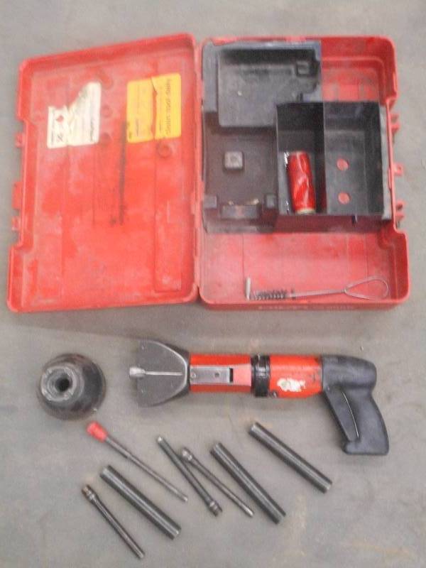 lot 38 image: Hilti DX600N Piston-Drive Fastener ...