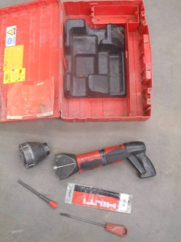 lot 41 image: Hilti DX600N Piston-Drive Fastener ...