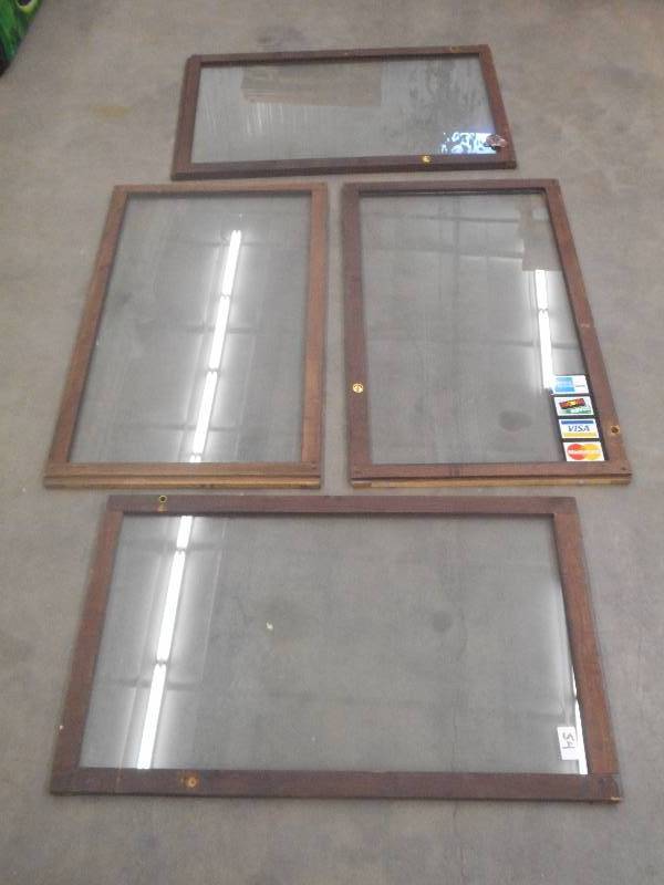 lot 53 image: Becks Beer Neon, Needs Repair ...