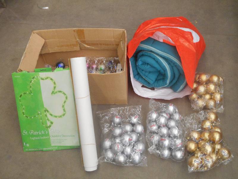 lot 73 image: Lot Of Coors & Coor Light Ornament...
