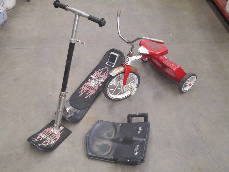lot 93 image: Lot Of Roadmaster Tricycle, (1) Sn...
