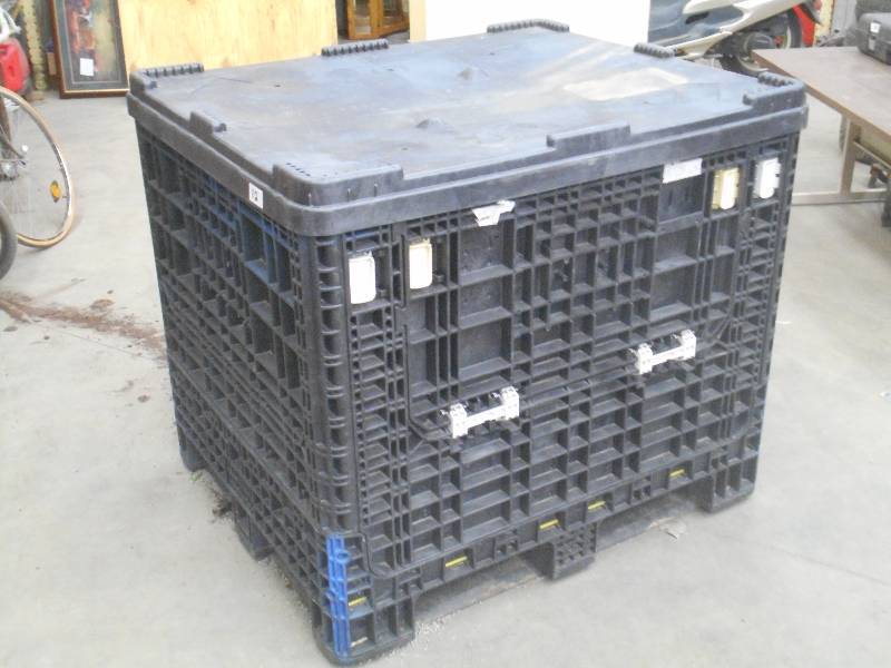 lot 112 image: 40x48 Commercial Heavy Duty Plast...