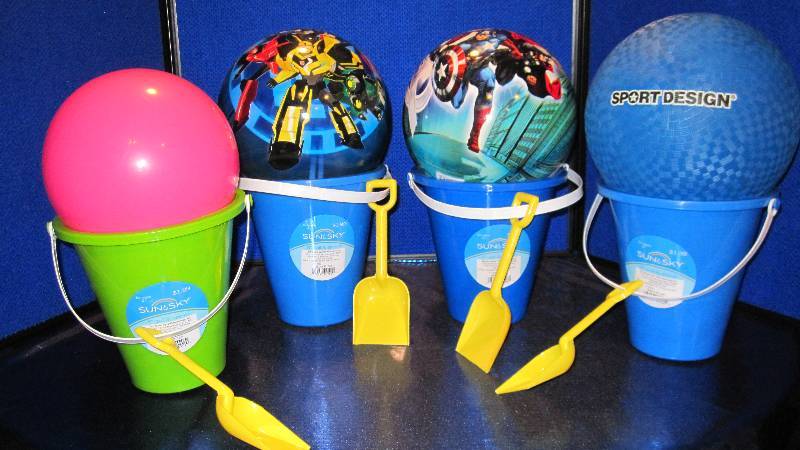 lot 15 image: Balls & Pails